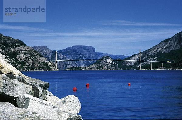 Brücke über die Bucht  Lyse  Norwegen