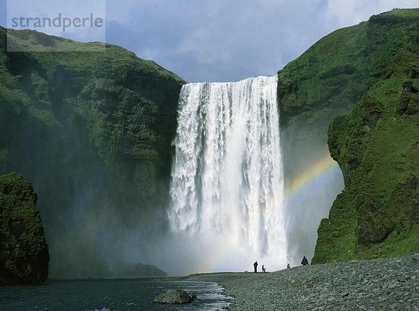 Regenbogen am Wasserfall  Island