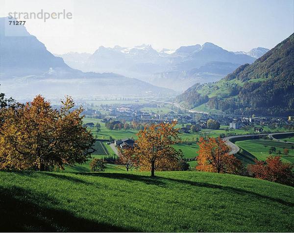 10047855  Landschaft  Herbst  Zentralschweiz  Bergpanorama  Berge  Ibach  Schweiz  Europa  Schwyz  Seewen  Vall