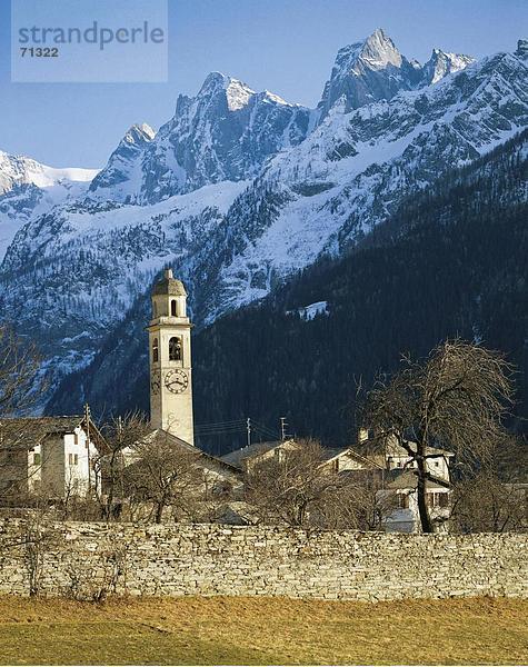 10049306  Bergell  Bergpanorama  Graubünden  Graubünden  Berge  Alpen  Alps  Kirche  Wand  Piz Badile  Piz Cengalo  Swi