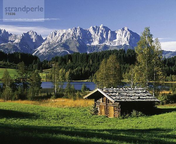 10080402  Landschaft  in der Nähe von Kitzbühel  Berge  Österreich  Europa  Scheune  Schwarzsee  See  Tirol  Wilder Kaiser