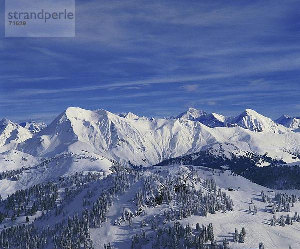 10101556  Landschaft  Gebirge  alpine  Alpen  Gstaad  Schnee  Winter  Berner Oberland  Schweiz  Europa