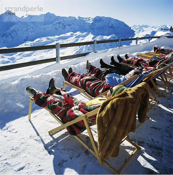 10105301  Ersatzteile  Zeit  Skigebiet  Terrasse  Person  Tourist  solar-Dusche  bräunen  Sonne  Wintersport  Sport und Fitness  Alpen  Berge