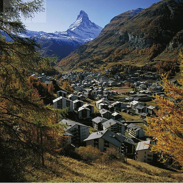 10119540  Dorf  Herbst  Matterhorn  Sehenswürdigkeit  Berg  Schweiz  Europa  Wallis  Zermatt