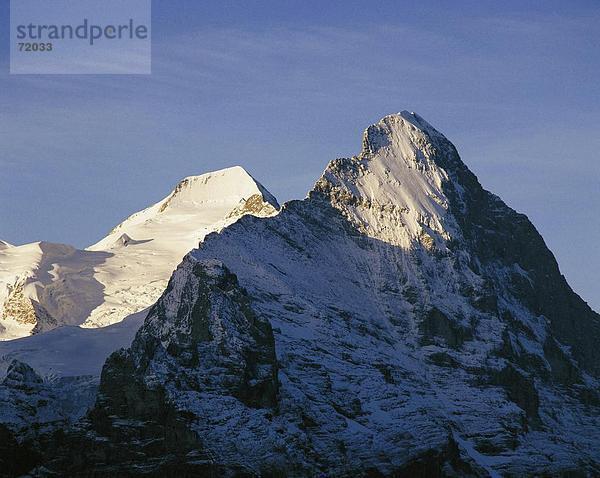 Farbaufnahme Farbe Helligkeit Berg Dunkelheit Alpen Eiger Berner Oberland Kanton Bern Mönch