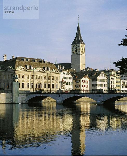 10224859  Limmat  Fluss  Fluss  Limmat Quai  Rathaus Brücke  Schweiz  Europa  Spiegelung  Saint Peter  Stadt  City  Zürich