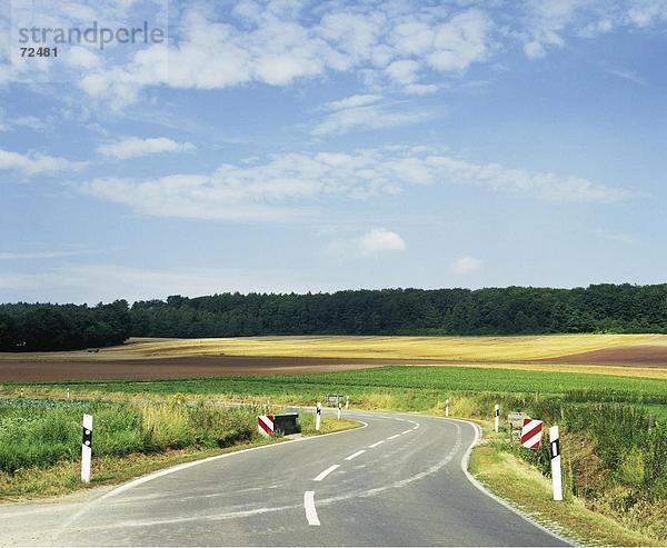 10302759  Kurve  Landschaft  leer  nördlichen Hessen  Straße  Bäume  Wälder  Wolken  Wetter