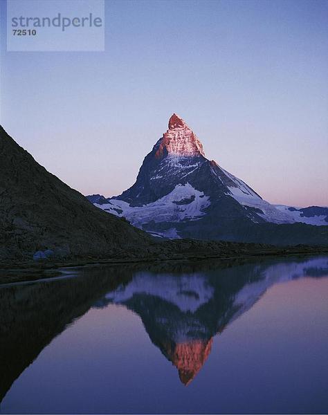 10307311  Afterglows  Dämmerung  Dämmerung  Matterhorn  Sehenswürdigkeit  Berg  Schweiz  Europa  rötlich  Schnee  Schweiz  Europa
