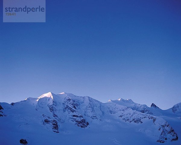 10332513  Berge  Dämmerung  Dämmerung  Gipfel  Spitze  Nachleuchten  Alpenglühen  Graubünden  Graubünden  Piz Palu  Schweiz  Europa  E