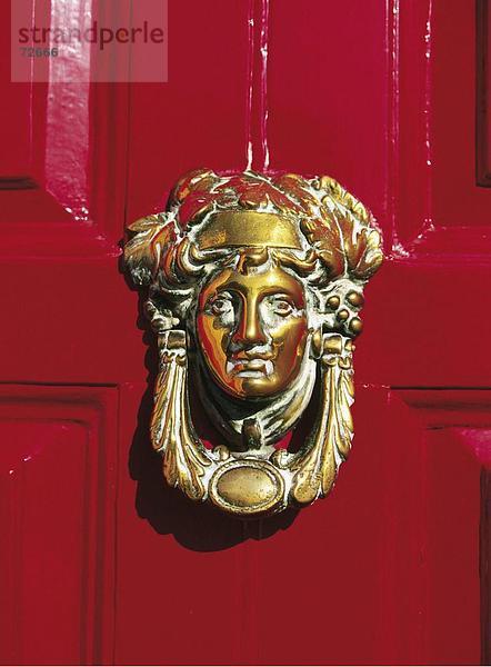 Detail Details Ausschnitt Ausschnitte Außenaufnahme Dublin Hauptstadt Europa Tür rot Messing Irland