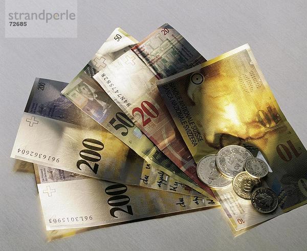 1035490210  20  200  50  Schweizerfranken  Banknoten  Rechnungen  Münzen  Hinweis  Schweiz  Europa  Währung  Finanzen