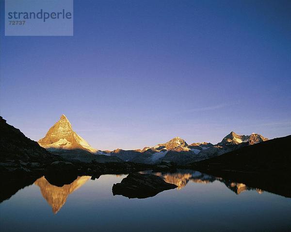 10370567  Hügel  Matterhorn  Sehenswürdigkeit  Berg  Schweiz  Europa  Schatten  Schweiz  Europa  See  Meer  Kontur  Reflexe
