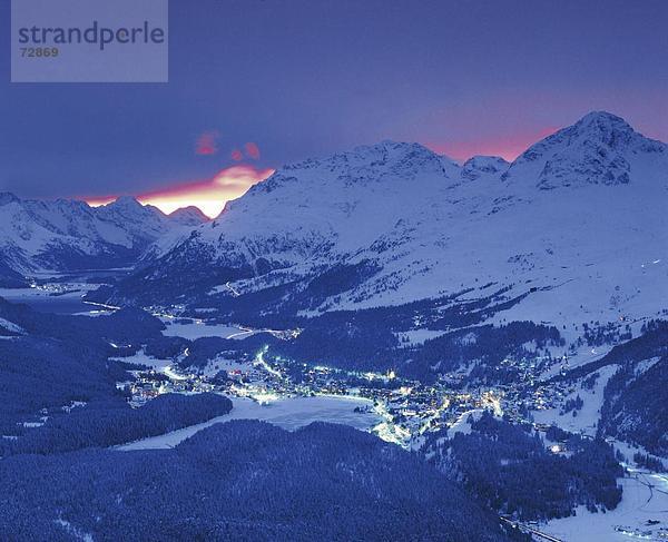 10391083  Nachleuchten  Alpenglühen  Berge  Graubünden  Graubünden  Alpen  Engadin  Oberengadin  Schweiz  Europa  in der Nacht  Sa