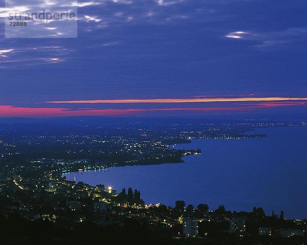 10398338  bewölkt  Bodensee  See  Meer  leuchtet bei Nacht  Rorschach  Schweiz  Europa  St.Gallen  Überblick
