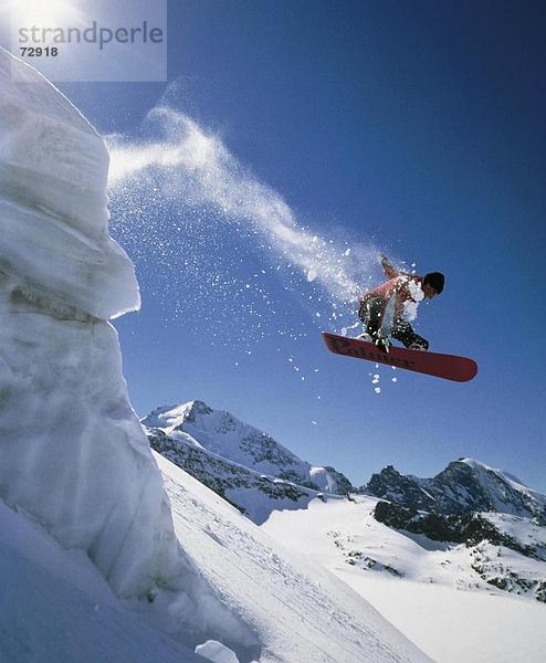 10409391  Akrobatik  Bernina  Graubünden  Graubünden  Mann  Persgletscher  Schweiz  Europa  Snowboard  Sprung  steilen Hang