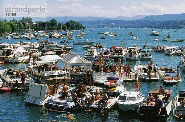 10473400  1999  Boote  Leben  Menschen  keine Modellfreigabe  Partei  Schweiz  Europa  See  Meer  Streetparade  Party  Fête  Stadt