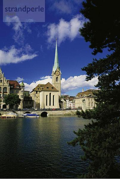 10490509  Fraumünster  Kirche  Limmat  River  Fluss  Schweiz  Europa  Stadthaus  Stadt  City  Zürich