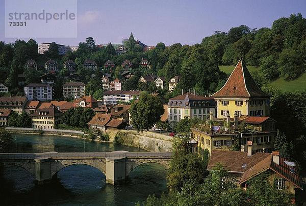 Europa Wohnhaus Gebäude fließen Fluss Bern Schweiz