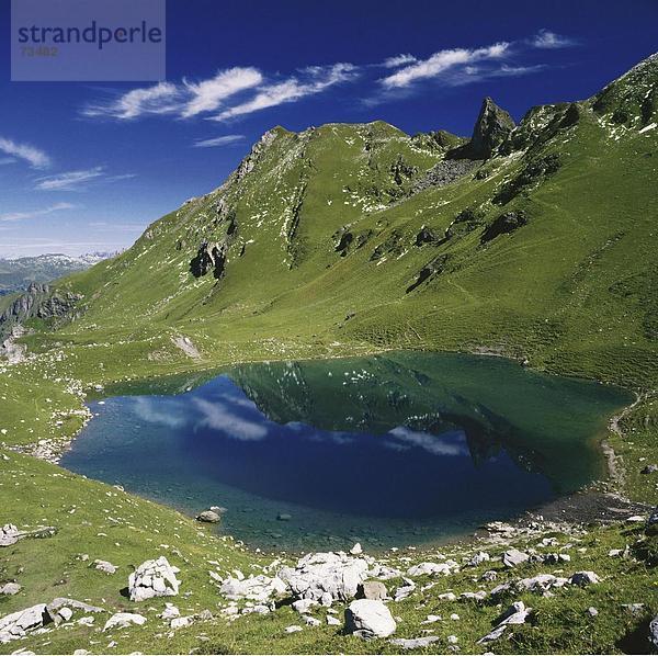 10504946  alpine  Alpen  Alm  See  nahe Arosa  blau  Graubünden  Graubünden  Schweiz  Europa  See  Meer  Spiegelung  Tschirpe