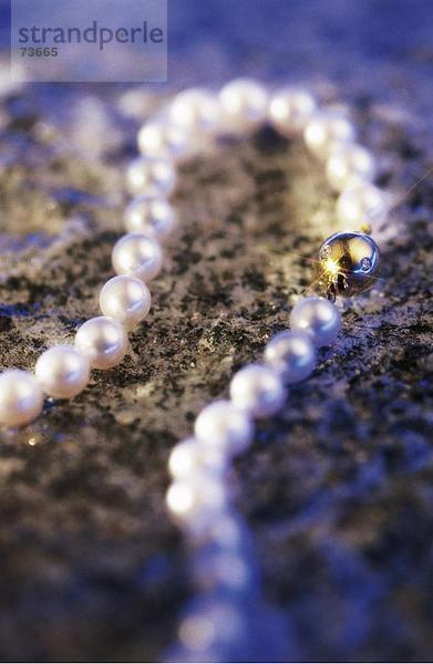 10532523  Detail  Granit  Perlen Kette  Schmuck  Kette  Luxus  um gold