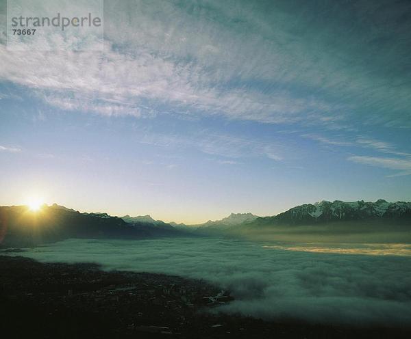 10532564  Berge  Genfersee  morgen  Genfersee  Lac Leman  Morgenstimmung  Nebelmeer  Schweiz  Europa  Sonnenaufgang