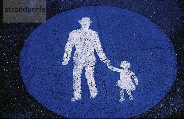 10590725  schätzen Kinder  Kind  Hand  Gemälde  Mann  Straße  Unfallverhütung und Signalkonditionierung