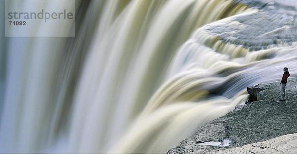 10593316  Alexandra Falls  Kanada  Frau  Natur  Northwestern Gebiete  Panorama  riesig  maledicere  Twin Falls  Go