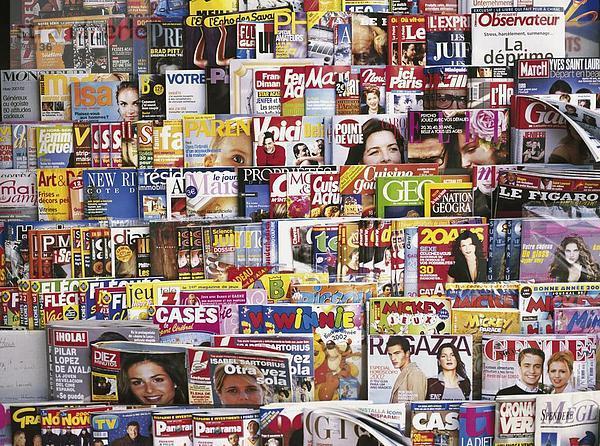 10601339  Konzept  Kiosk  Presse  Bild-Füllung  Saftpresse  Schweiz  Europa  stehen viele  Zeitschrift  Zeitung im Feld Magazin