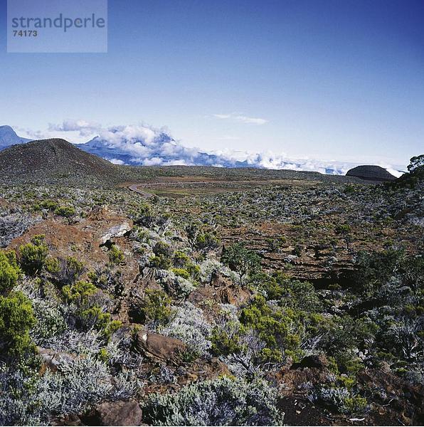 10609736  Fournaise  spärlich  Krater  La Reunion  Indischer Ozean  Landschaft  Piton De La  Sträucher  Büsche  Vulkan