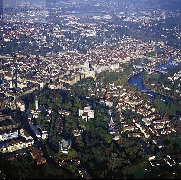10609825  Aare  River  Fluss  Altstadt  Bern  Federal Parlamentsgebäude  Luftaufnahme  Schweiz  Europa  Überblick