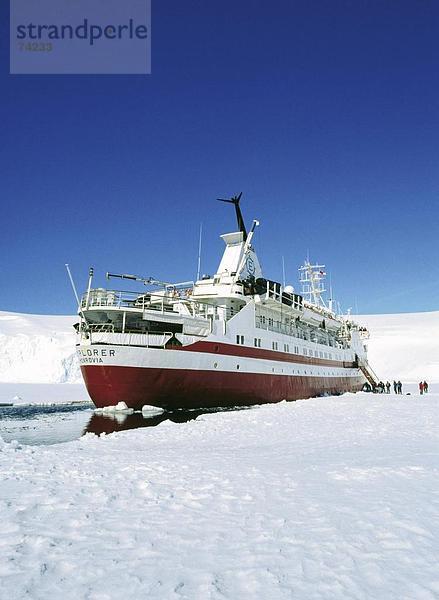 10613037  Anker  Antarktis  Eis  cruise  Küste  Menschen  Port Lockroy  Schiff
