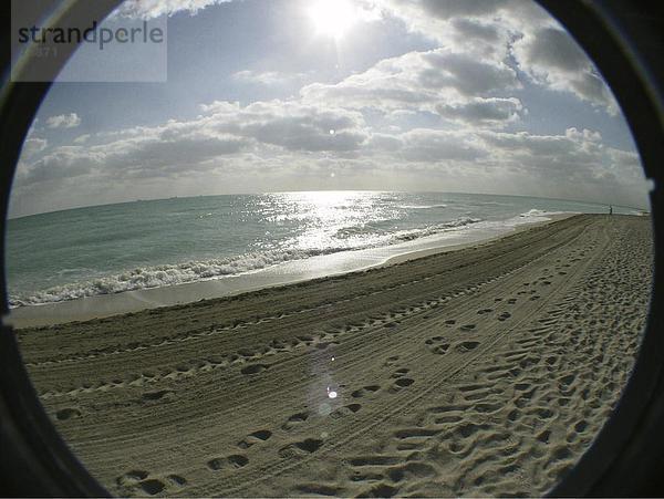 10630687  Strand  Effekt  Fisch - Auge  Fisheye  Florida  Küste  leichte Reflexionen  Meer  Miami  Sand  Sonne  Natur  Titel  Spuren