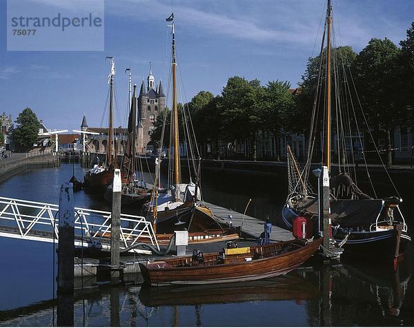 10631904  Boot-Kanal  Gewässer  Gracht  Hafen  Port  Holland  Niederlande  Segelboote  Stadt  Stadt  Zeeland  Zierikzee