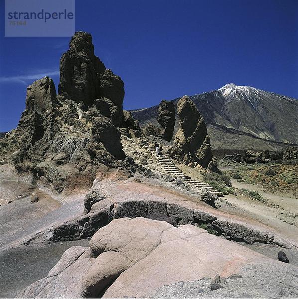 10633803  Felsen  Felsen  Kanarische Inseln  Inseln  Landschaft  Lesung Canadas del Teide  Lava Stein  Los Roques  Nationalpark  Pers.