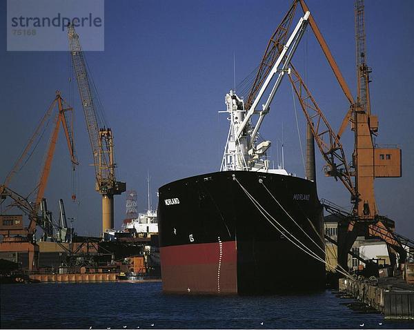 10633807  Bremen  Bremerhaven  Deutschland  Europa  dock  Frachter  Hafen  Port  Handel  Handel  Industrie  Kran  Schiffe  shipp