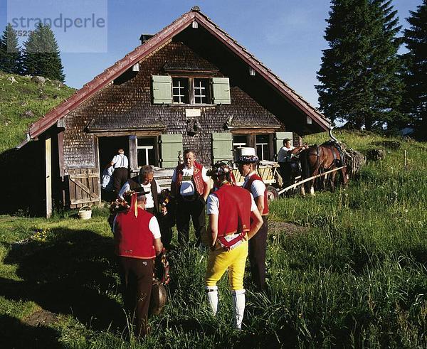 10634230  Alm  Aufzug  Appenzell  Bauernhof  Gruppe  Jodeln  keine Modellfreigabe  Schwagalp  Folklore  Jodel  Almen