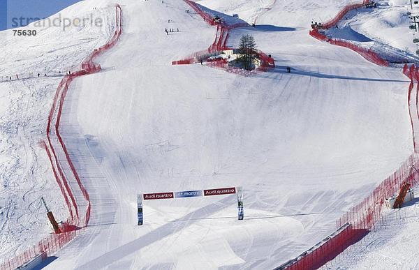 Weltmeisterschaft  Ski  Stadtplanung  Menschen im Hintergrund  Hintergrundperson  Hintergrundpersonen