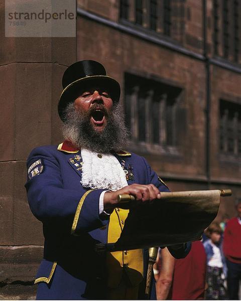 10641552  Bart  Whiskers  Tradition  Cheshire  Chester  Deva  England  Großbritannien  Europa  historischen  Kostüm  Mann  Rösten