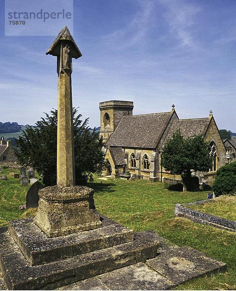 10641573  Christentum  Cotswolds  England  Großbritannien  Europa  Friedhof  Gloucestershire  Grabsteine  Großbritannien  chur