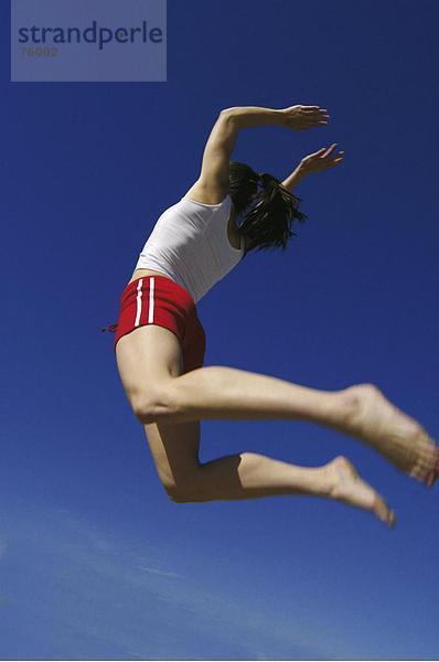 10642298  Aktion  Fitness  weiblich  Freude  Himmel  sprang  Freude am Leben  Kapern  Sprung Spaß  Witz  Sprung