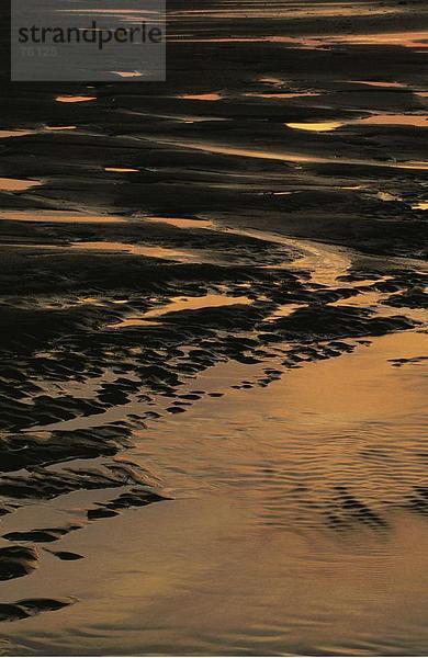 10643105  Abend  Licht  Abend Stimmung  Nachleuchten  Alpenglühen  Alaska  hoch  Hochformat  Landschaft  Meer  Rosa  Spiegelung  ri