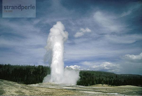 10643160  Ausbruch  Geysir  Old Faithful  USA  Amerika  Nordamerika  Wyoming  Yellowstone National Park