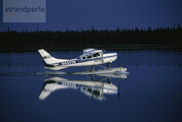 10643166  Abenteuer  Alaska  Ausflug  dramatischen Licht  Flug  Flugzeug  fliegen  Horizontal  Landschaft  quer  Reflexion  tri