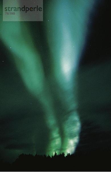 10643170  Alaska  Aurora Borealis  grün  Norden Licht  Polarlichter  USA  Amerika  Nordamerika  zwei  Streifen  Streifen