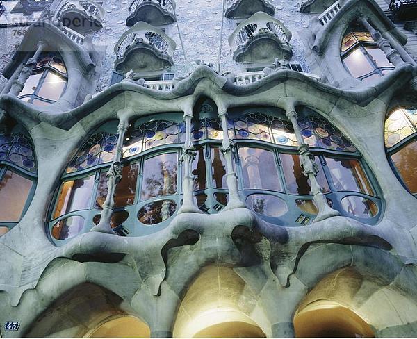 10643655  Barcelona  Casa Batlló  Dämmerung  Dämmerung  Detail  Fassade  Spaß  Spanien  Europa