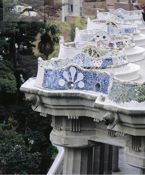 10643657  Barcelona  Dach  Detail  Spaß  Bauwirtschaft  Errichtung  Mosaike  Park Güell  Bänke  Plätze  Spanien  Europa