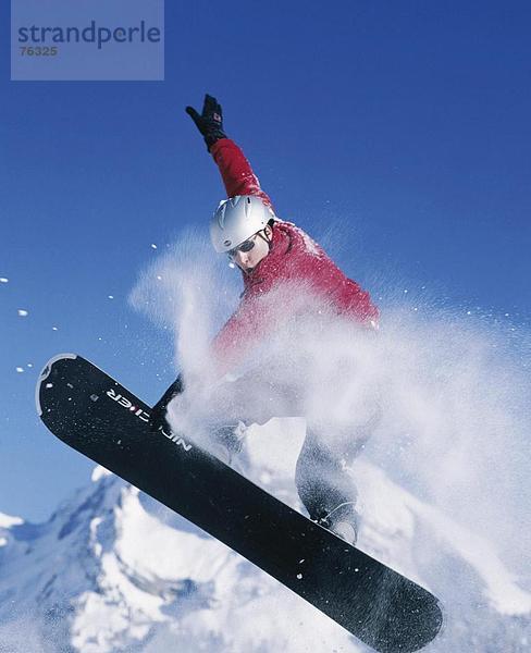 10643681  Übersicht  Churfirsten  Helm  Jacke  Mantel  Mann  rot  Schweiz  Europa  Snowboard  Sprung  Toggenburg