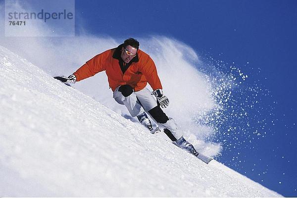 10644407  Aktion  Carving  Ski  Carver  Mann  Schnee  Ski  Skifahren  Sport  Winter  Wintersport  Sport