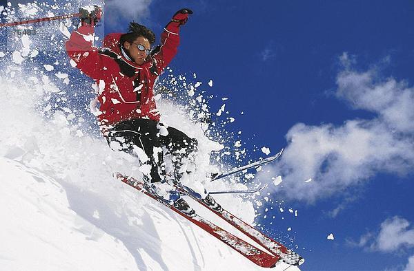 10644419  Aktion  Freeride  Freeriding  Schnee  Wolke  Ski  Skifahren  Sport  Sprung  Winter  Wintersport  Sport  zwei  Personen