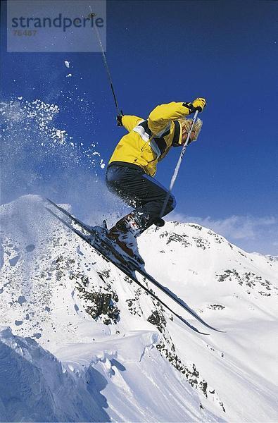 10644423  Aktion  Alpen  Berge  Freeride  Freeriding  Mann  Ski  Skifahren  Sport  Sprung  Winter  Wintersport  Sport und Fitness